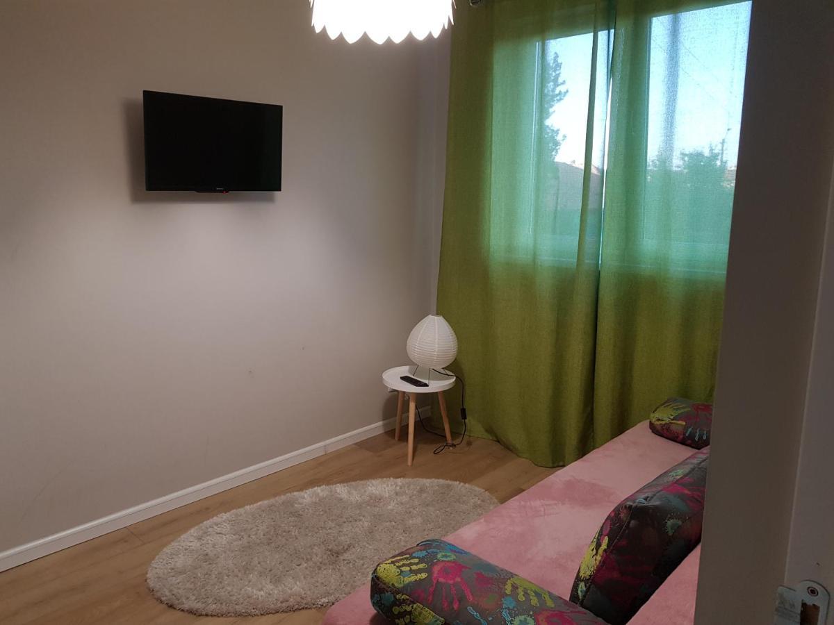 Sunshine Apartament Marosvásárhely Szoba fotó